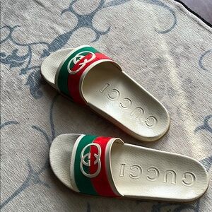 Gucci Red and Green Sandals for Casual Comfort